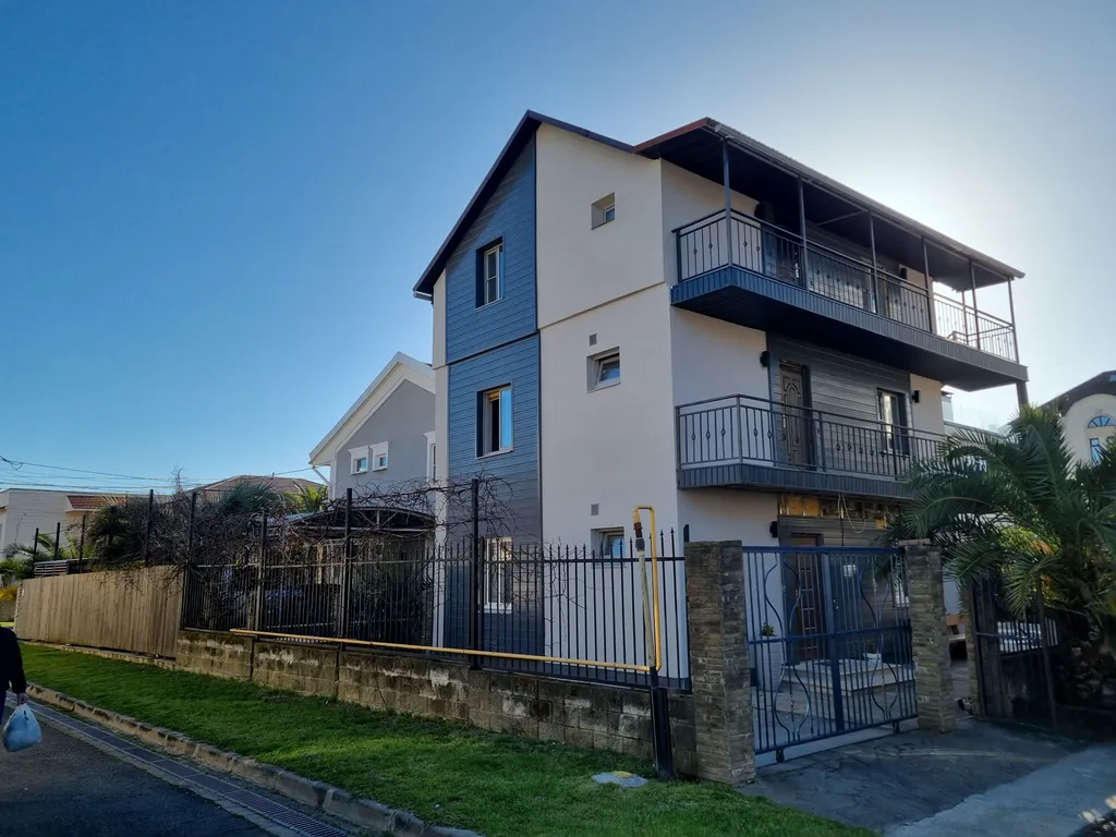 Коттедж Коттедж Аппартаменты с бассейном — Сириус