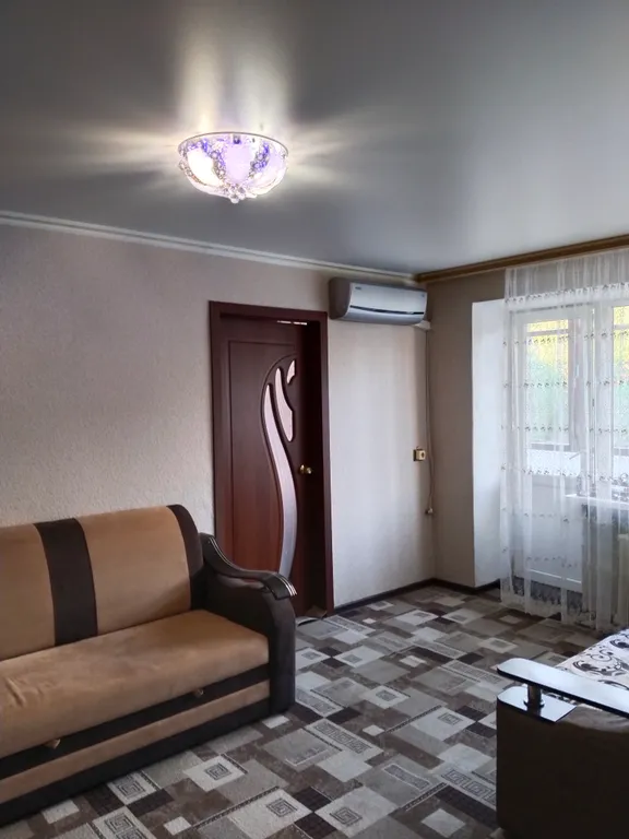 Двухкомнатная квартира в центре города — аренда посуточно в Новотроицк