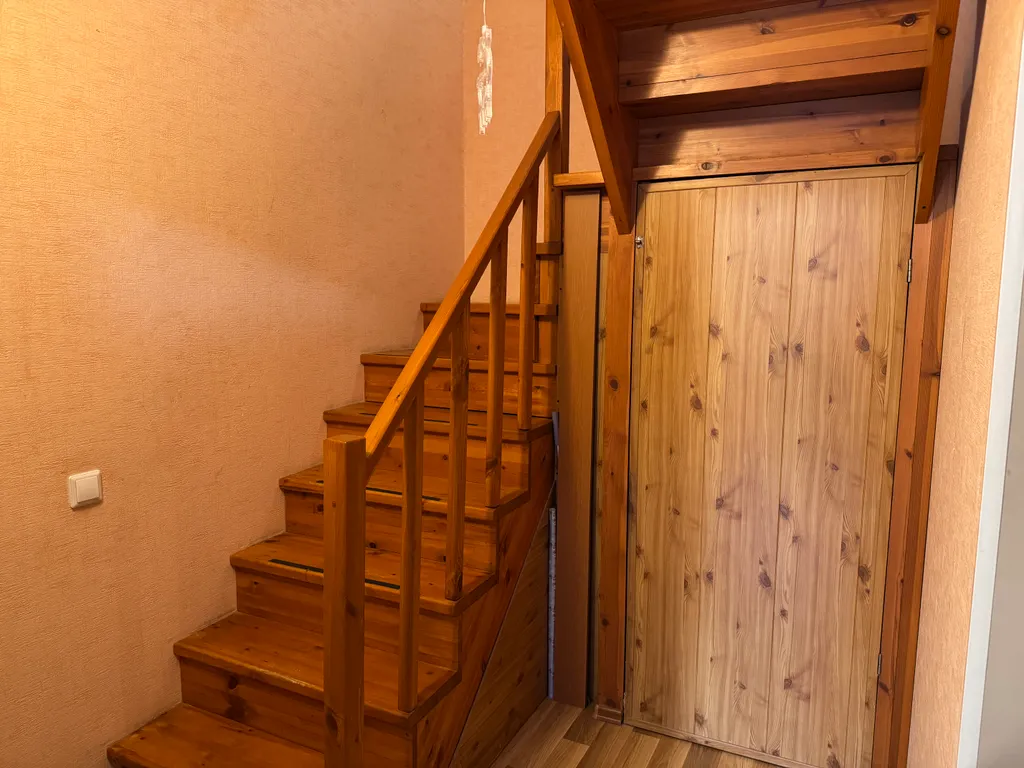 Двухэтажная трёхкомнатная квартира