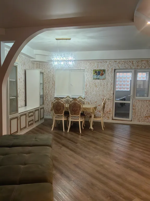 Уютная большая квартира в центре