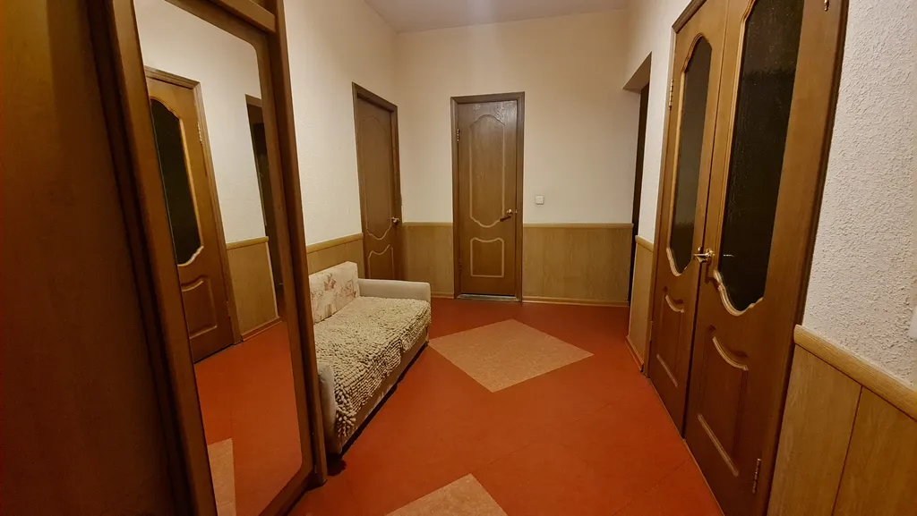 Двухкомнатная квартира класса люкс с балконом в центре города