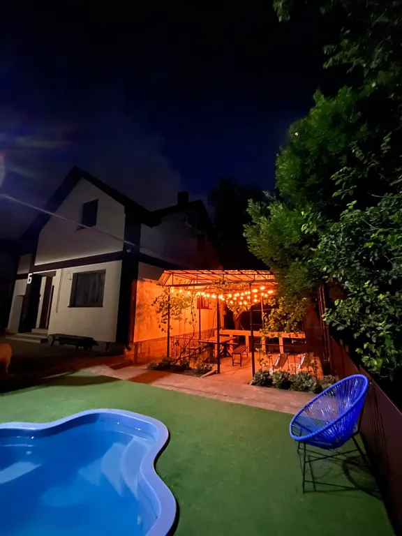 Коттедж Дом для отдыха б — Виноградное