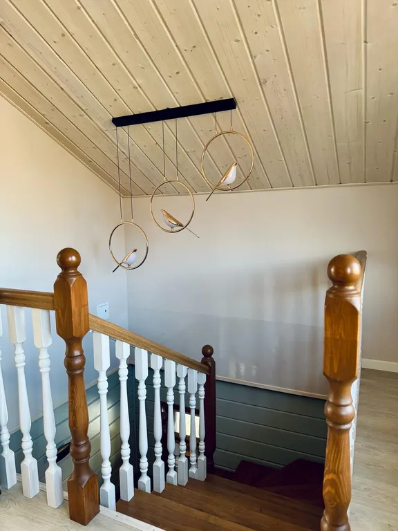 Дом рядом с озером