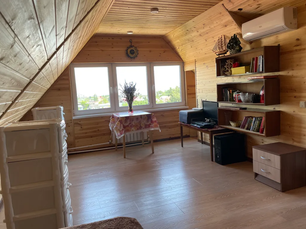 Студия с видом на море и горы