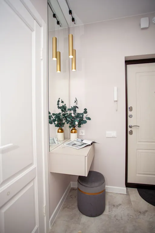 Студия в сердце города с видом на жд вокзал