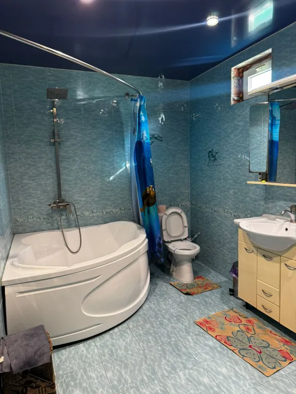 Дом без хозяев рядом с морем