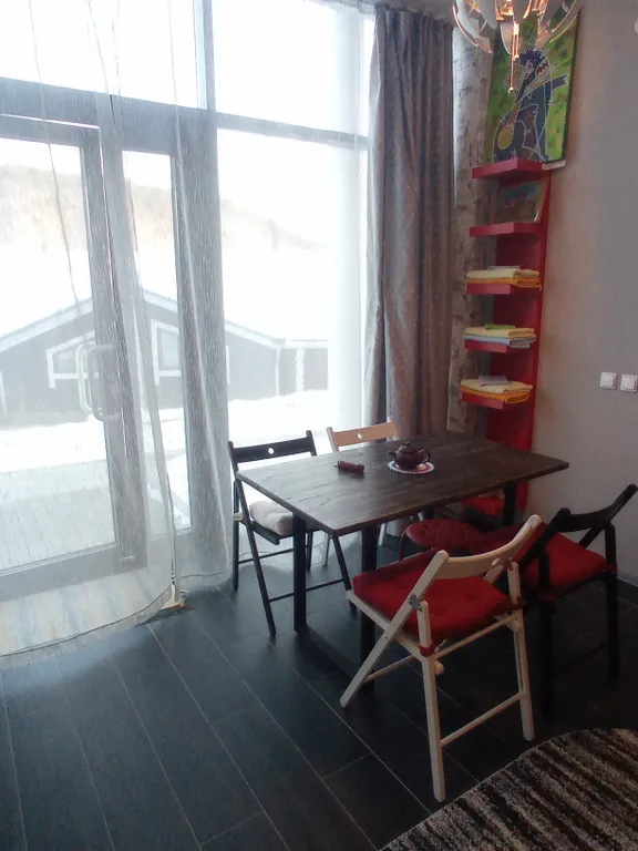 Студия - лофт с панорамным видом в центре Листвянки