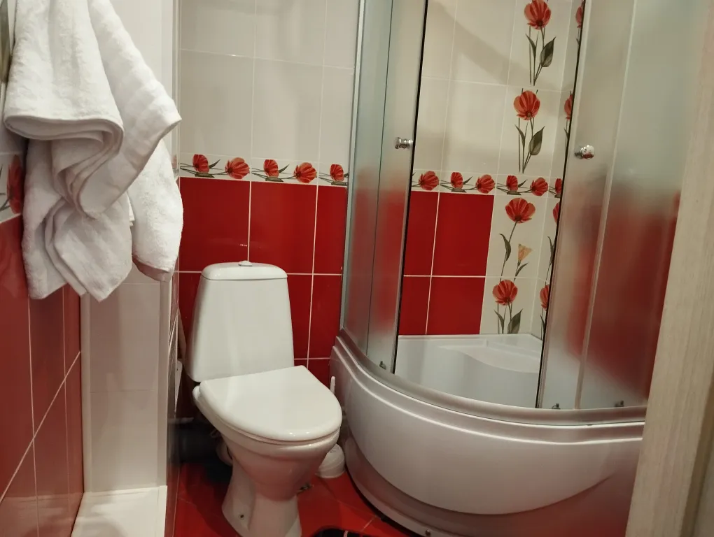 Очень светлая красивая новая квартира в самом центре у площади Победы