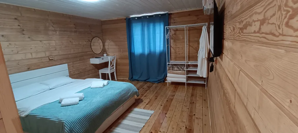 Домик среди гор