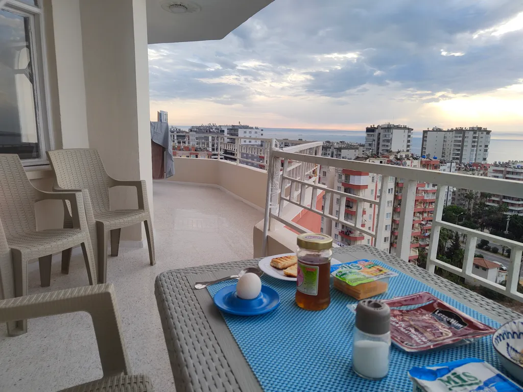 Квартира с видом на море и горы из всех окон