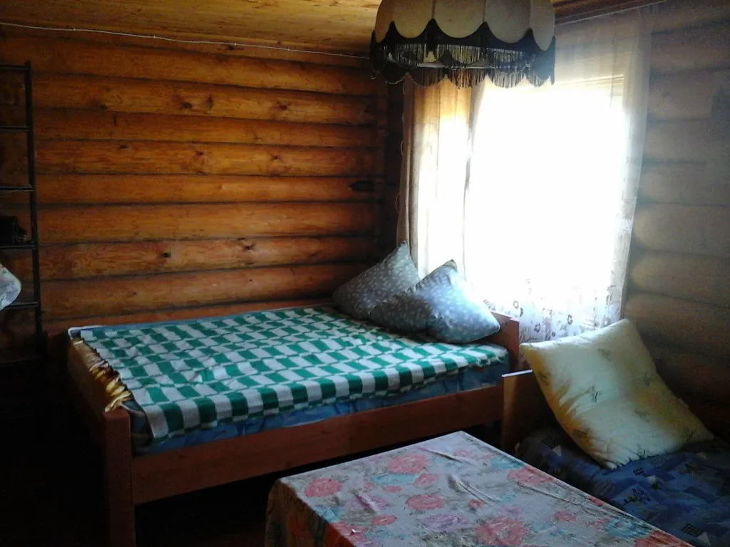 Дом на берегу заводи