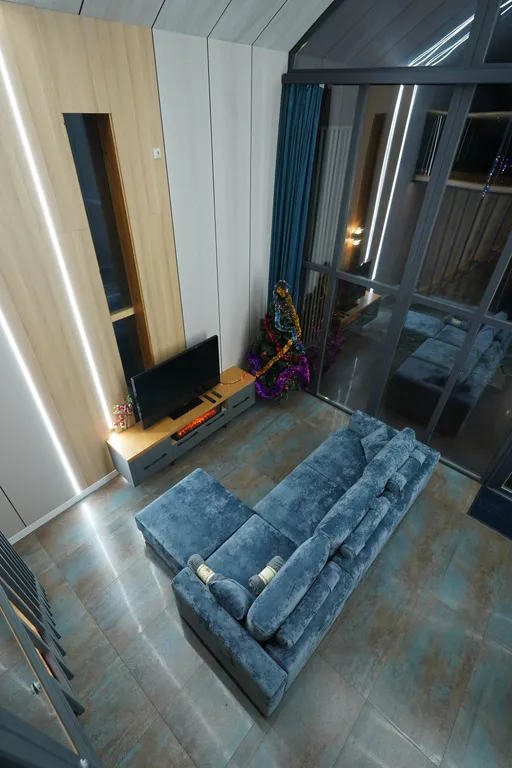 Современный дом у леса