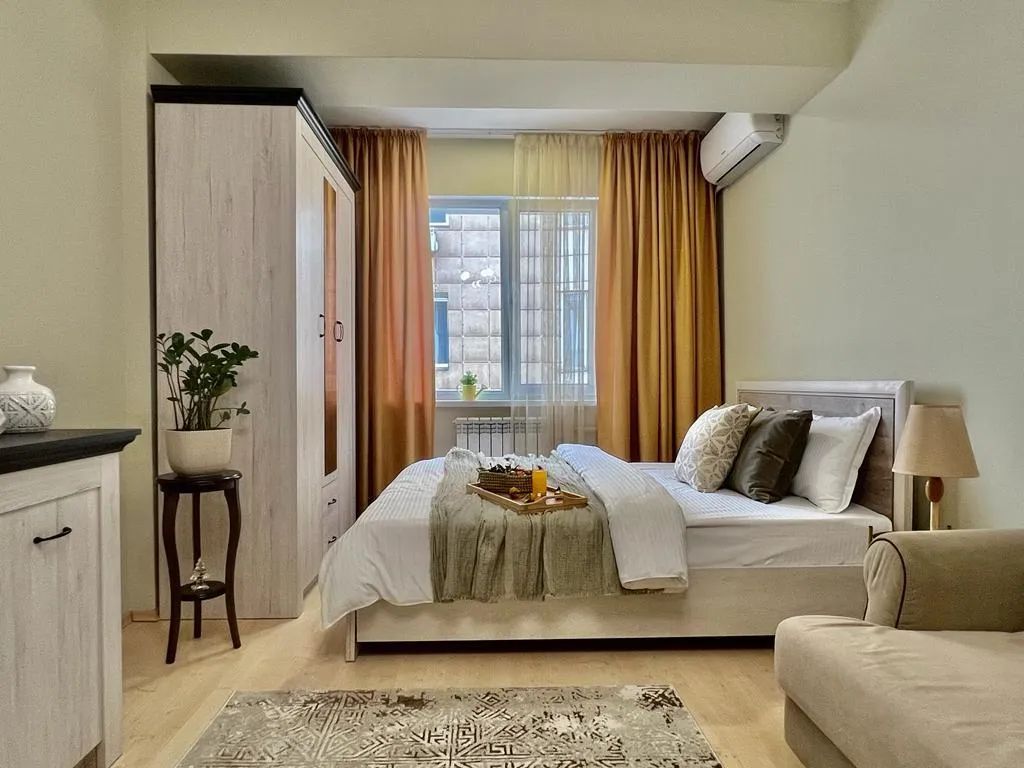 Квартира Соблазнительные апартаменты Little Italy в центре города — Алматы