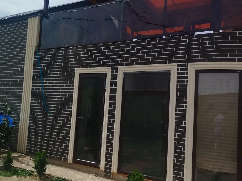 Домик у каньона