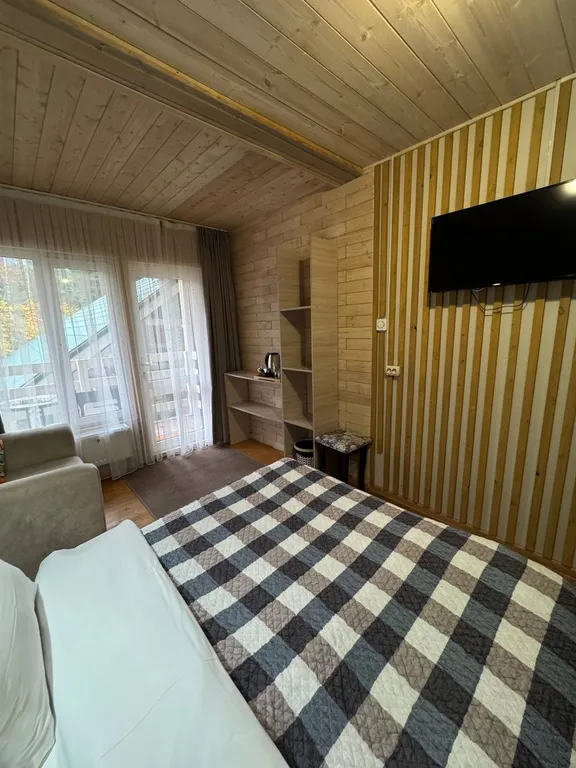 Квартира Квартира Грин Стандарт двухместный с балконом с одной кроватью — Архыз