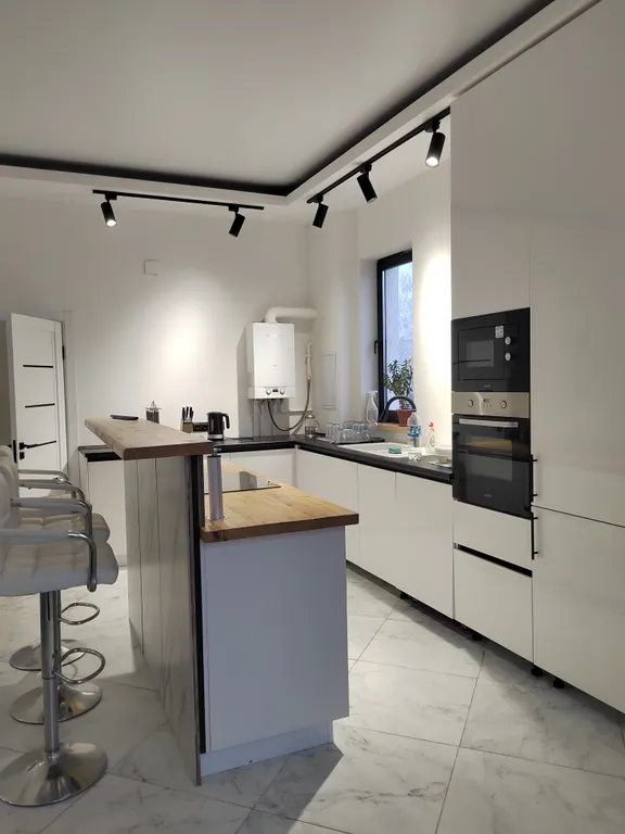 6-комнатный Дом