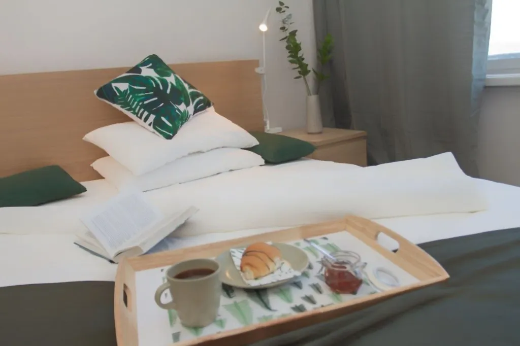 Оснащенная для отдыха и работы квартира около берега Байкала