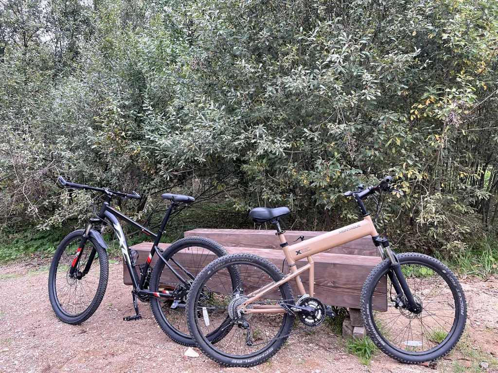 Дом и юрта на Валдае