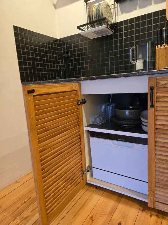 Домик в сосновом лесу