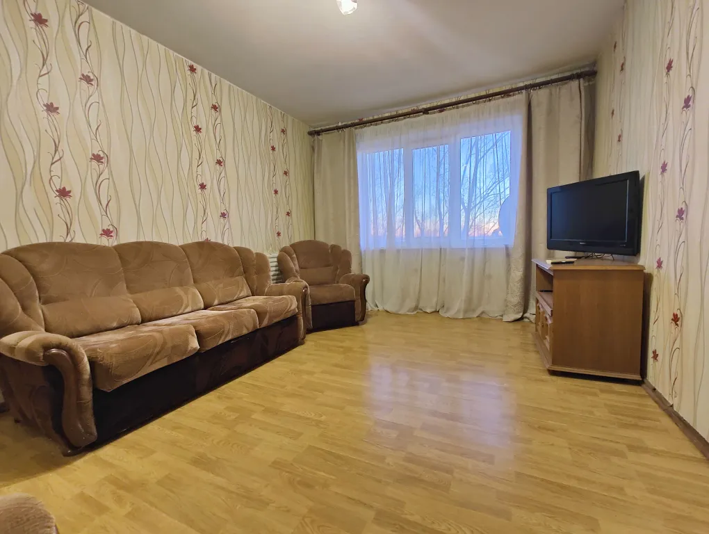 3-комнатная возле ТЦ Корона
