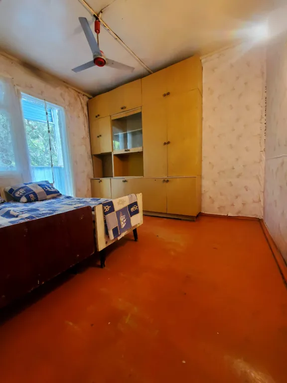 Улучшенный эконом комната с уборной и холодильником