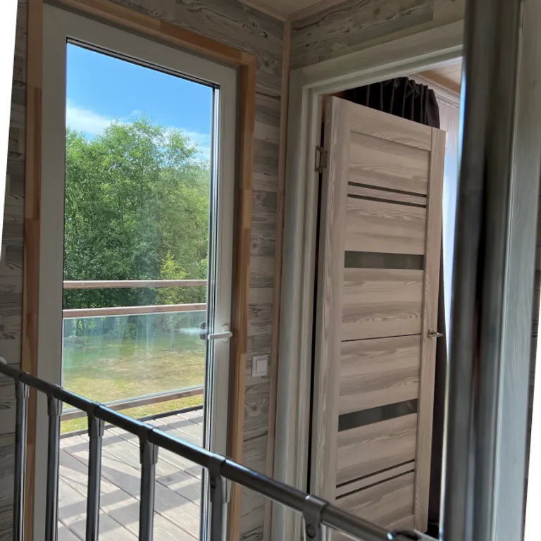 Коттедж Модульный коттедж на самом берегу реки — Ручьи