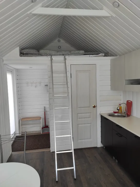 Фиолетовый домик