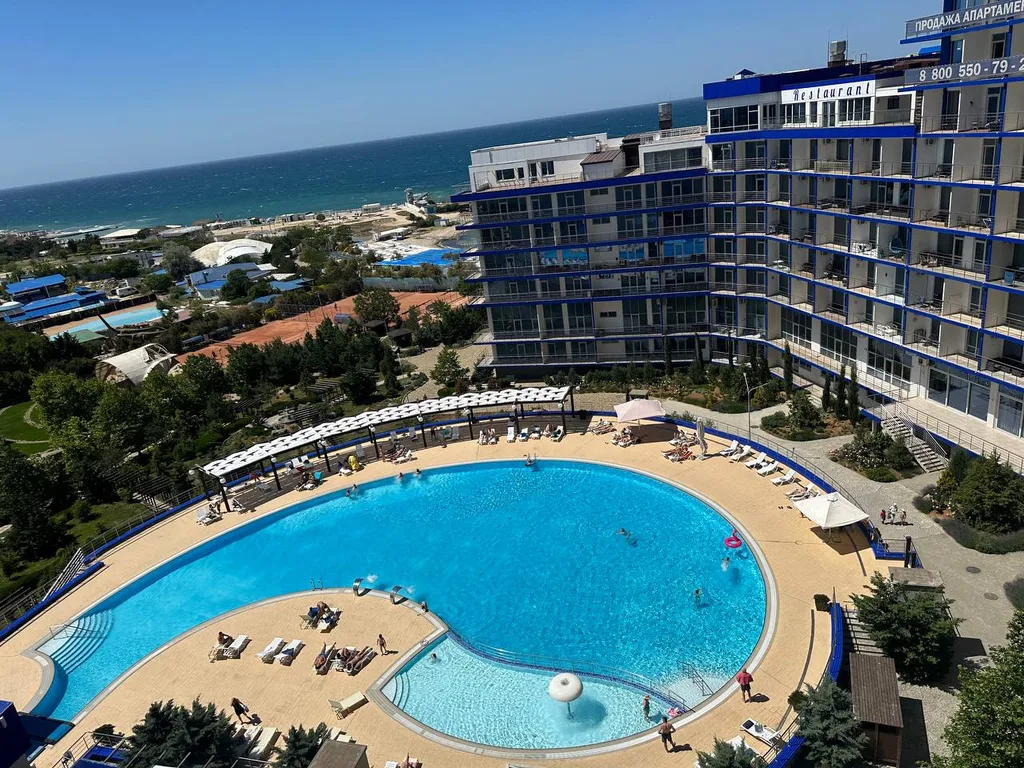 Квартира Квартира Комфортный апартамент с видом на бассейн и море — Севастополь