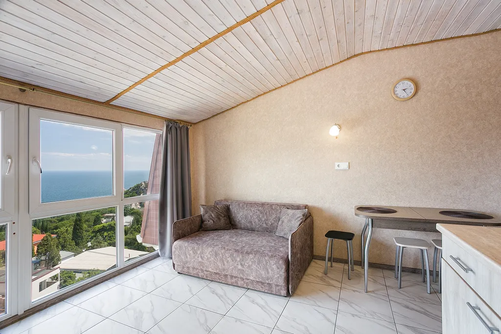 Квартира-студия с панорамным видом на море