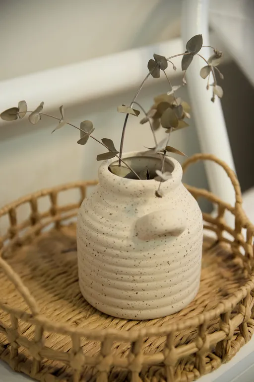 Дом Под Покровом на тихой улице с видом на монастырь