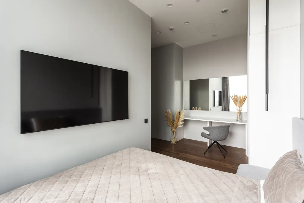 Угловой апартамент с ванной у окна