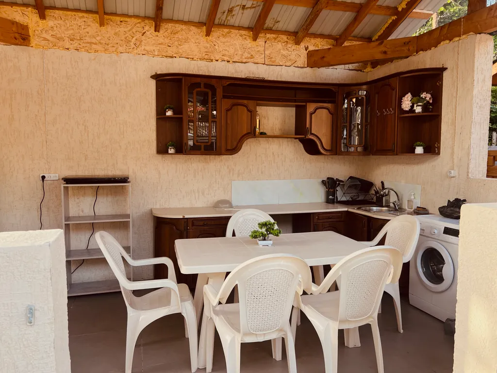 Коттедж Коттедж в центре города — Сухум