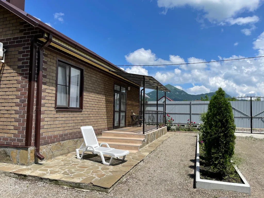 Коттедж Уютный дом с видом на озеро — Винсады