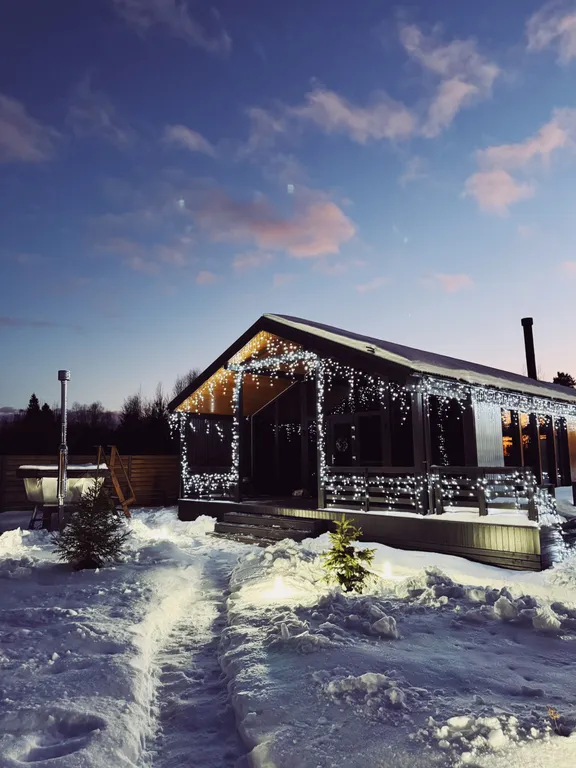 Коттедж Шикарный дом с сауной и чаном ChillPoint — аренда посуточно в Ильинское