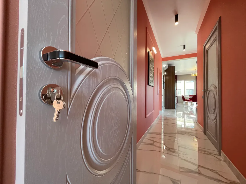 3-комнатная квартира рядом с морем, панорамные окна с видом на море