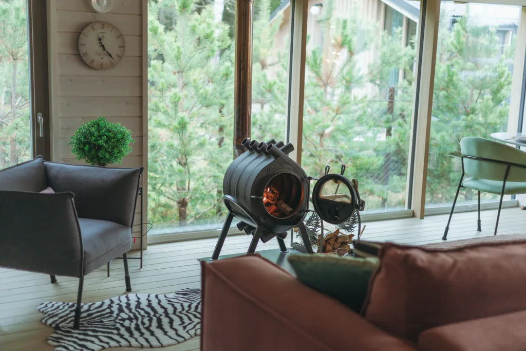 Дом с баней бочкой у воды и леса Green house