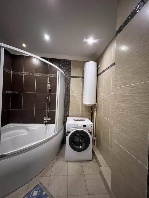 Отличная двухкомнатная квартира в элитном доме на Республики