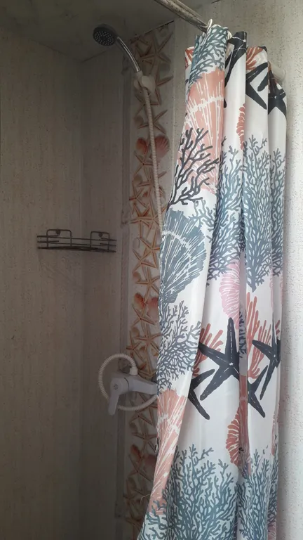 Уютный домик у озера