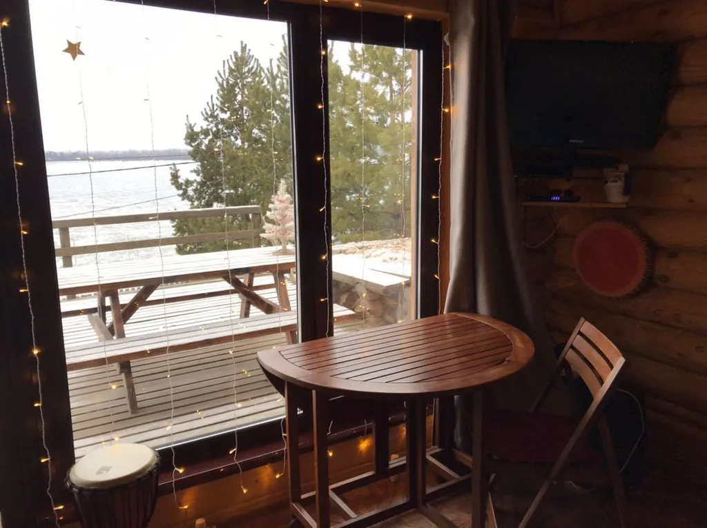 Частный дом на берегу реки Волги