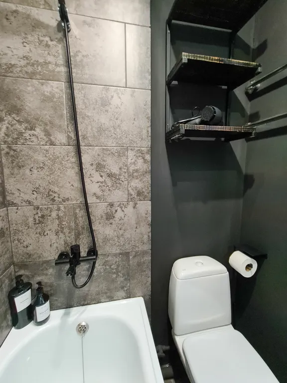 Студия с камином