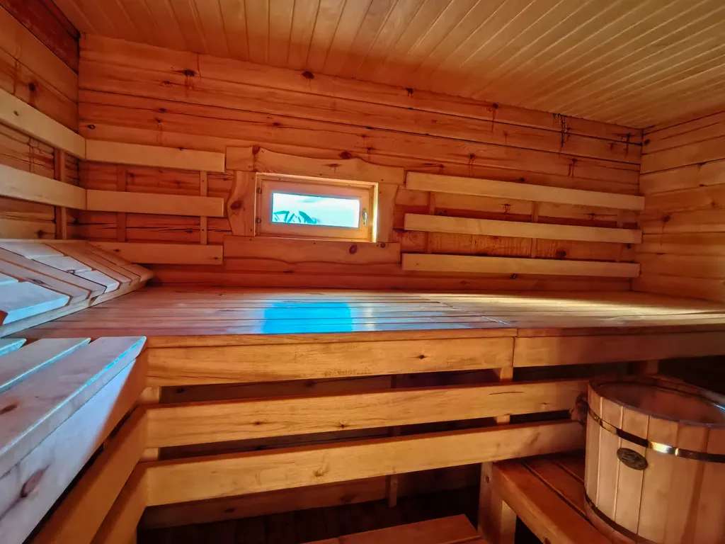 Уютный дом у озера Манжерок