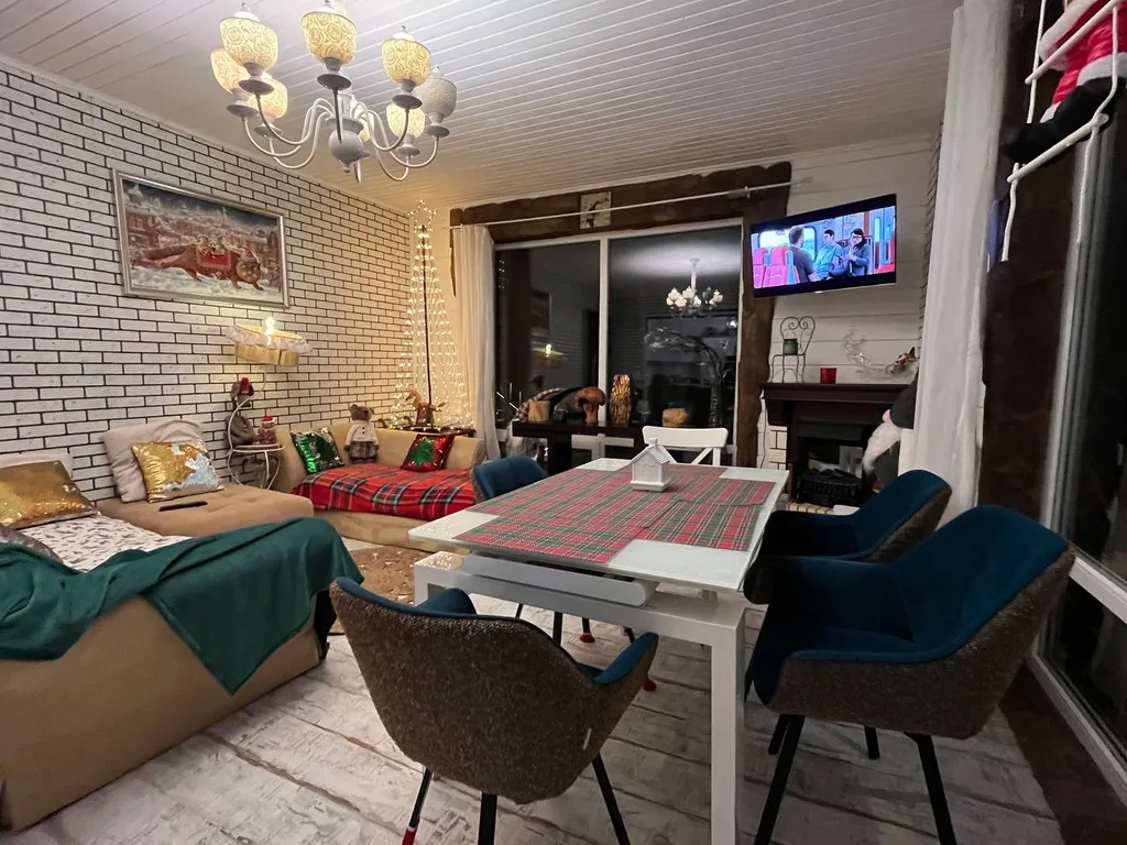 Уютный дом в сказочном лесу