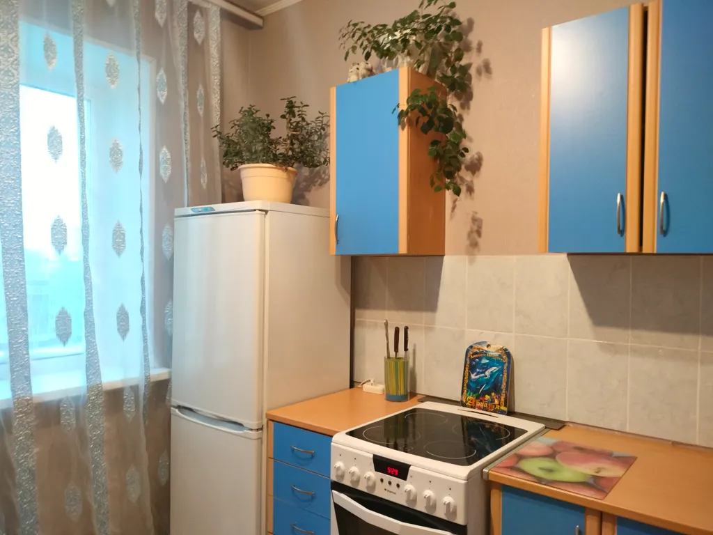 Квартира расположена у РЖД вокзала, до дома -10 -15 минут идти