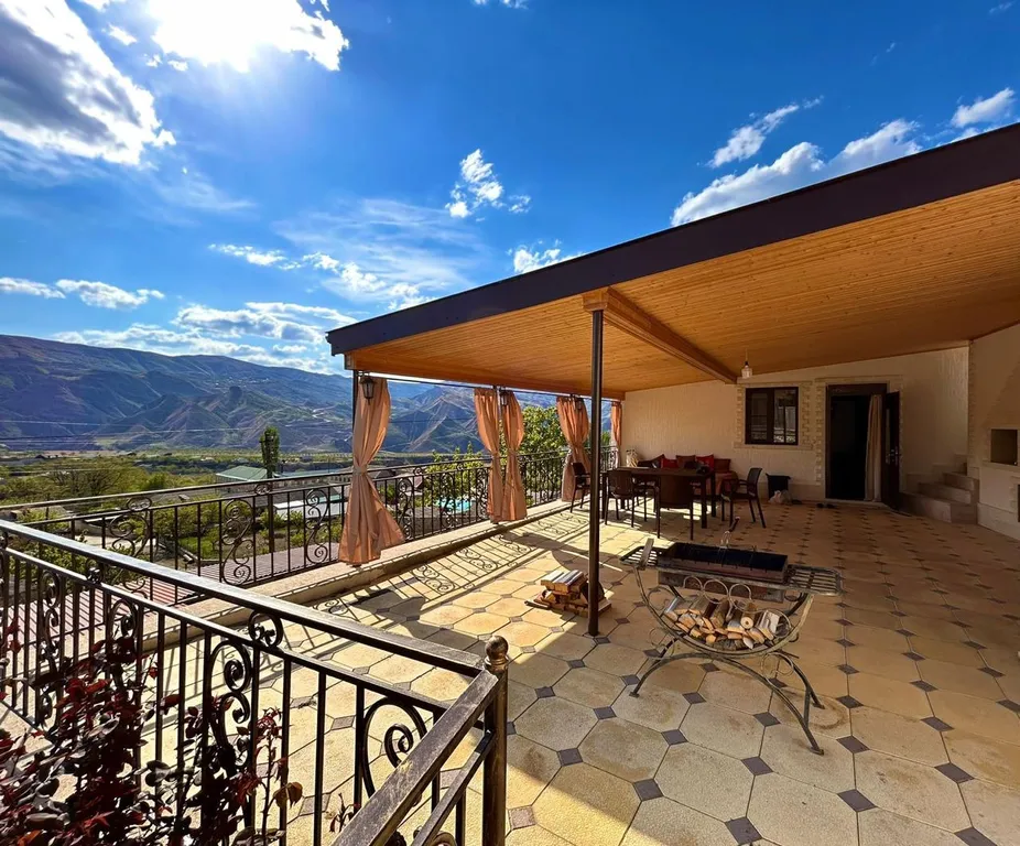 Коттедж Гостевой дом в Гунибском районе с прекрасной верандой — аренда посуточно в Гуниб