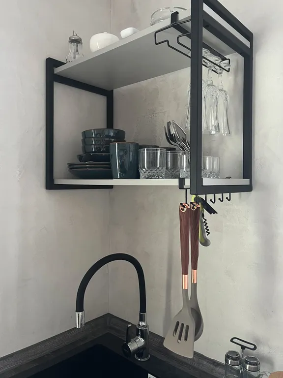 Дом с террасой на территории базы отдыха едем в горы