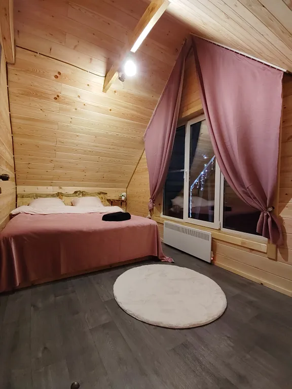 Коттедж Уютный, теплый дом с видом на горы в тихом, красивом месте — Шерегеш