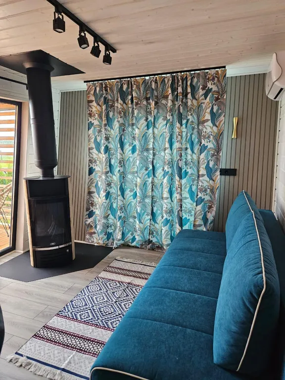 Коттедж Отдельностоящий дом с верандой и видом на озеро — Мичуринское