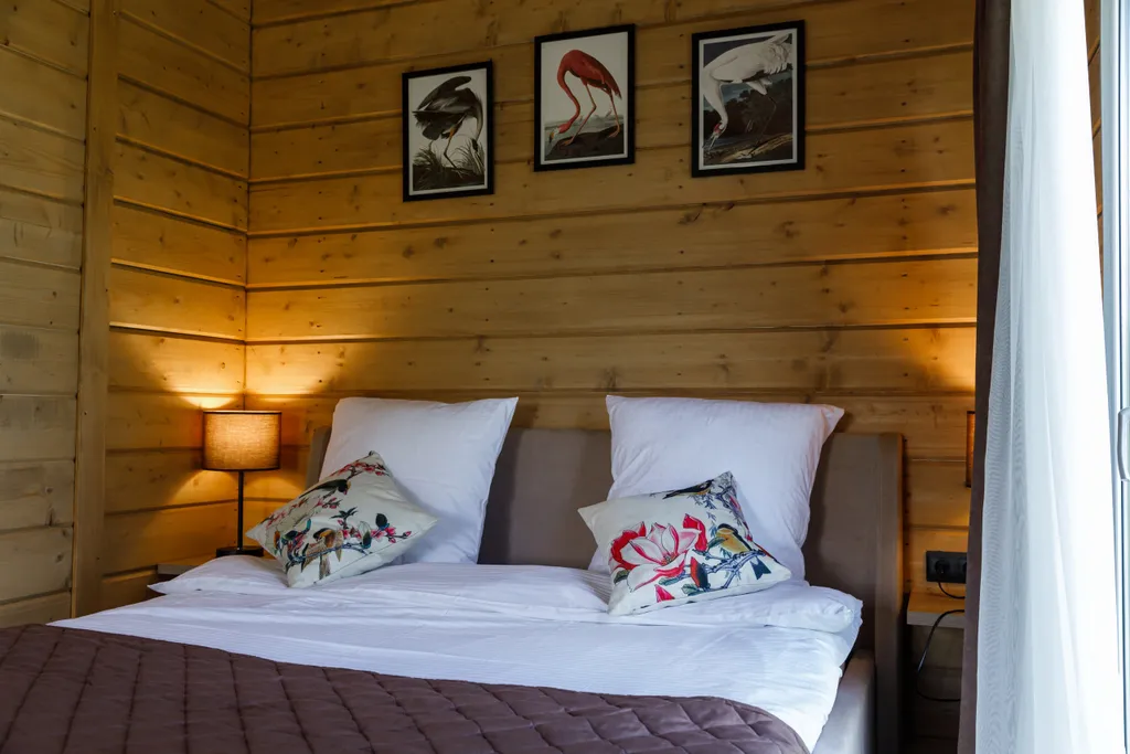 Коттедж 42 метра в лесу у пруда