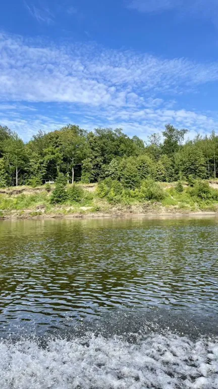 Домик на берегу Оки на территории сельской усадьбы Варежка