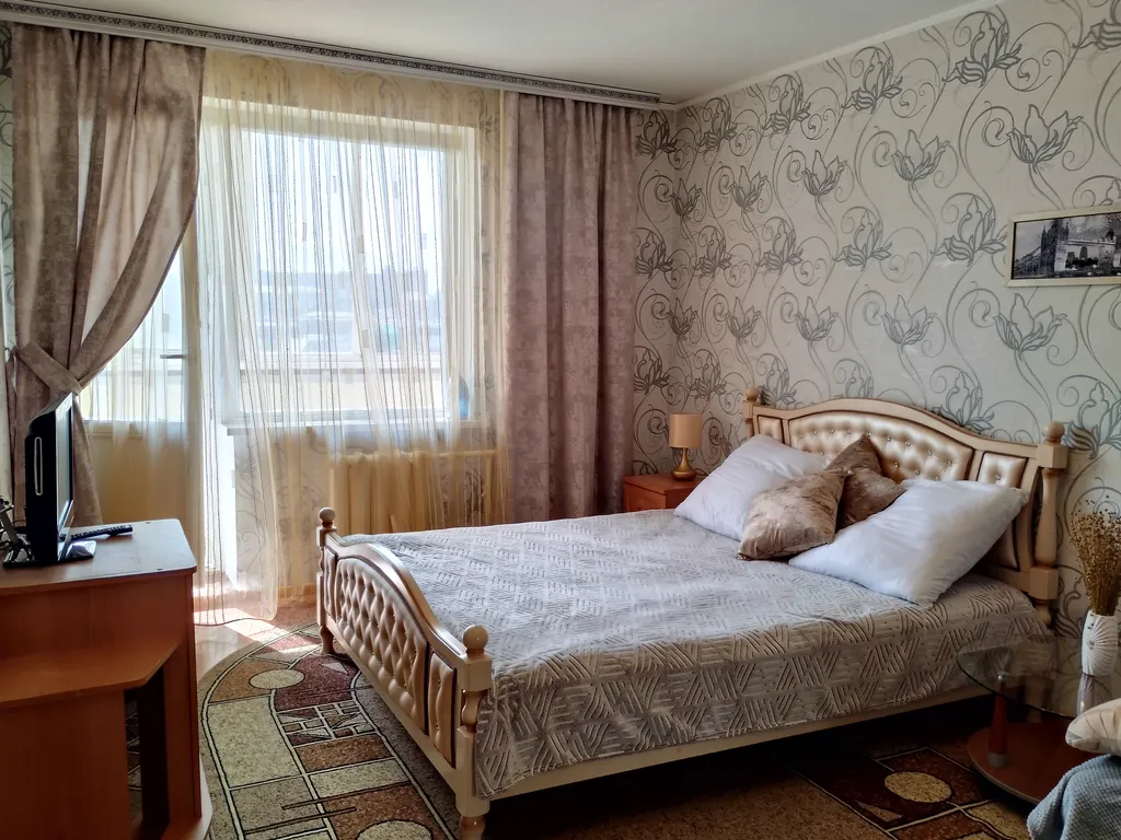 Квартира с шикарной кроватью